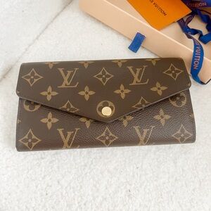 Louis Vuitton Monogram Sarah Wallet